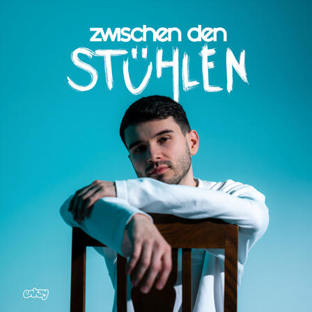 ENKAY – Zwischen den Stühlen