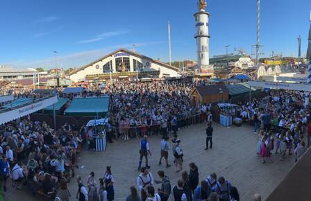 Paulaner-Festzelt: Gelungener Wiesn-Start für die Stiftls